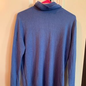 Lightweight turtleneck